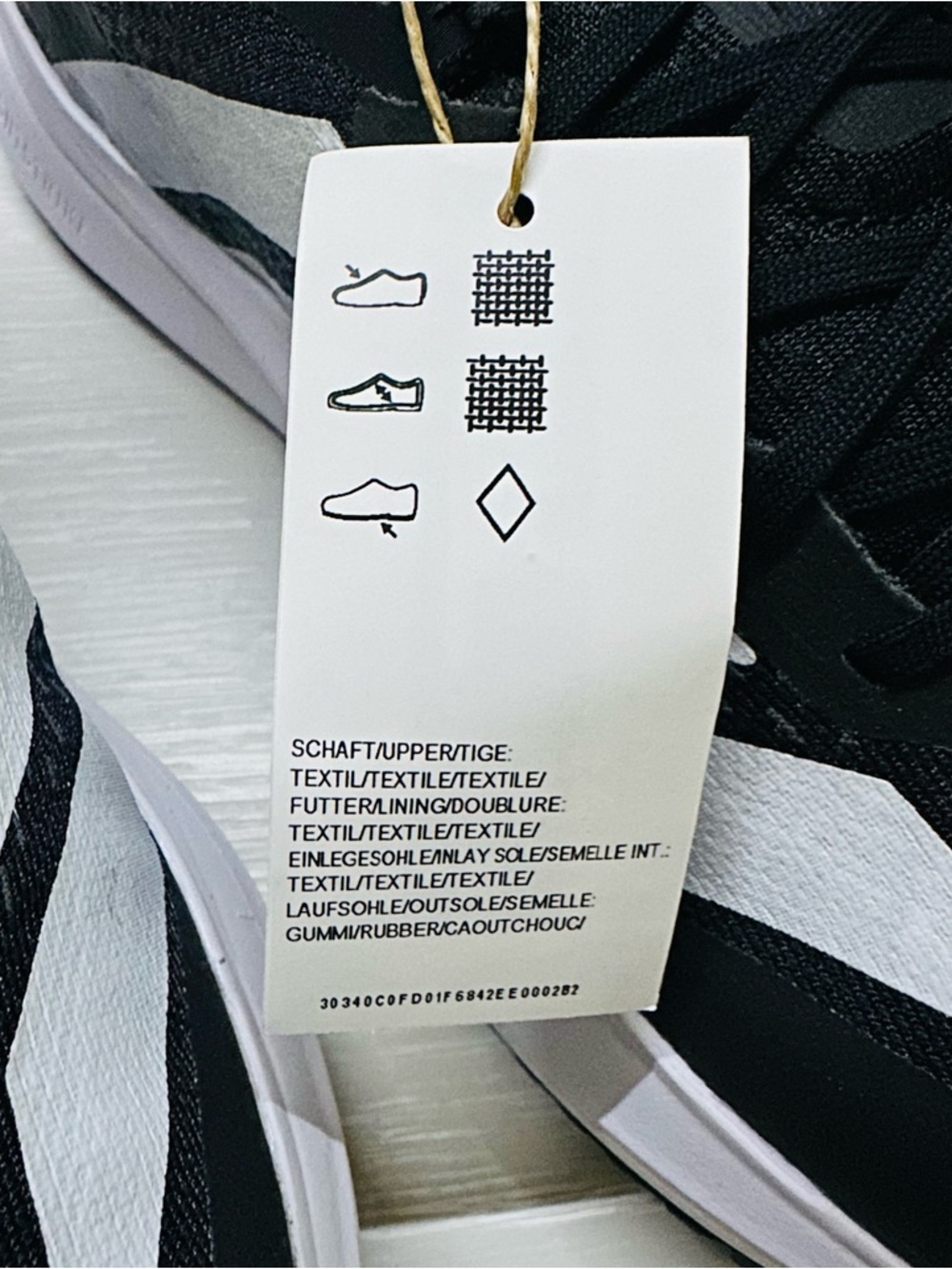 Size 7 adidas Black & White Performance Running Sneakers - Picture 9 of 13
